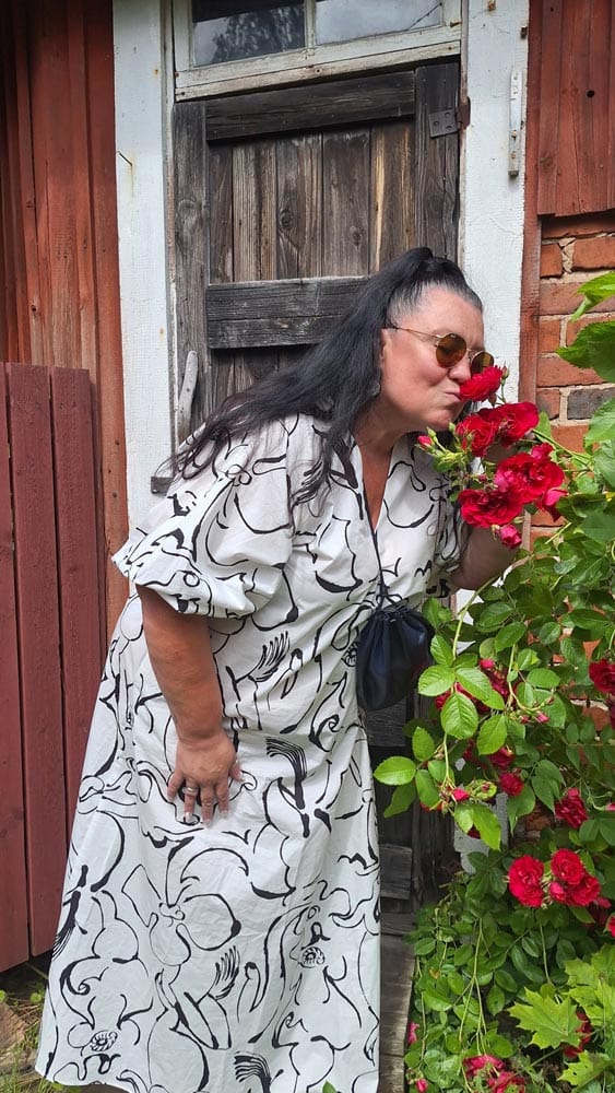 Sanataiteilija & käsikirjoittaja Jarna Pihlajamäki